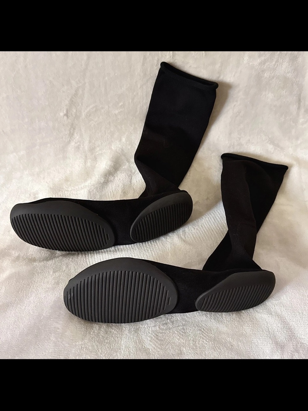 Kanye West Yeezy Pods Black Sock Shoes with Padded Soles Size 3 Fits 11-13 NEW